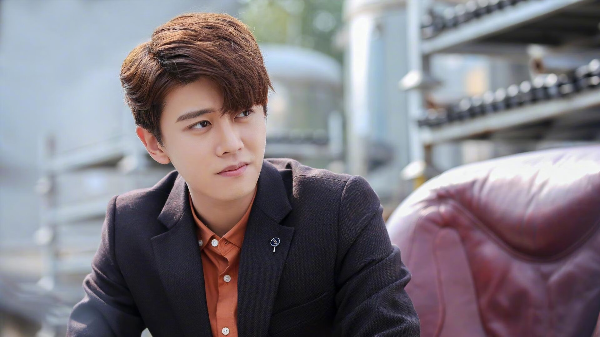 九游正版入口-17岁法国锋线新星崛起,切尔西拜仁抢人大战开启,切尔西拜仁战绩