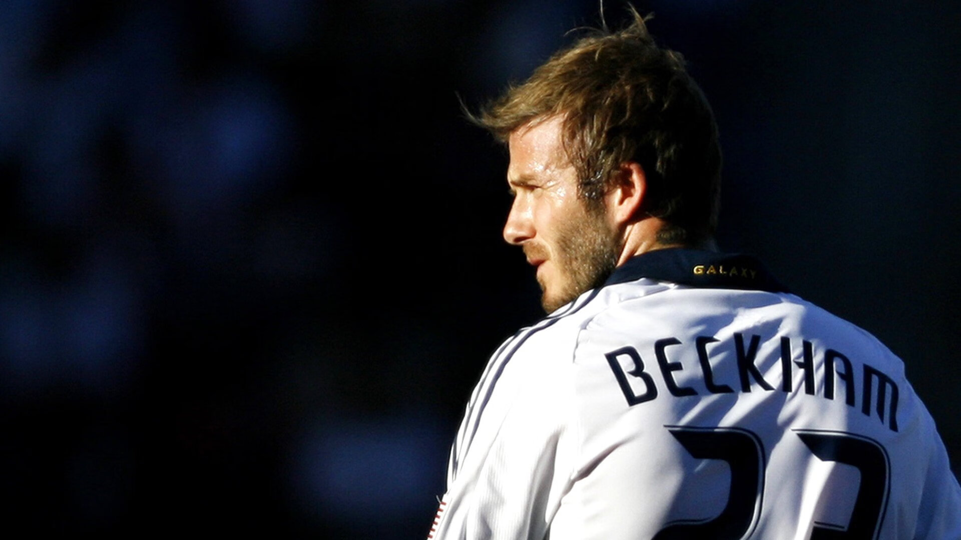 世界杯:门将使用手套新科技 增强抓握力减少滑球现象